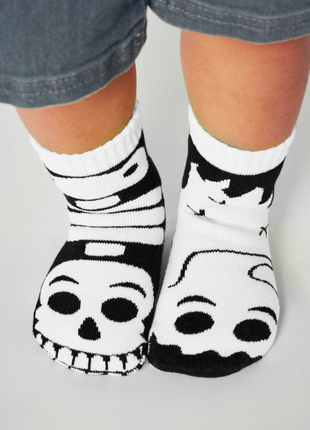 KIDS GHOST & SKELETON GLOW-IN-THE-DARK NO SLIP SOCKS